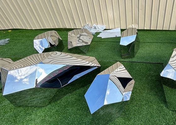 Un buen precio. Varios tamaños Arte de metal de jardín moderno Escultura de roca de acero inoxidable en línea