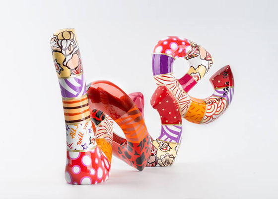 Un buen precio. Carta de amor contemporánea moderna Escultura al aire libre de fibra de vidrio Colorida en línea