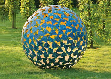 Un buen precio. Escultura pintada esfera luminosa grande del metal para el diámetro de la decoración el 100cm del jardín en línea