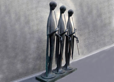 Un buen precio. Figura personas al aire libre del extracto de la ciudad de la música de la escultura de bronce tres para el museo en línea