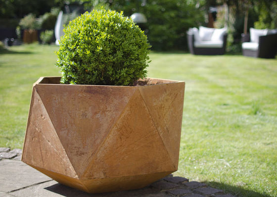 Un buen precio. Plantador de acero de Corten de los productos de acero de Corten para la decoración del público/del jardín en línea