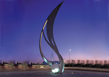 Un buen precio. El metal al aire libre grande decorativo cuadrado urbano esculpe estabilidad de la corrosión en línea