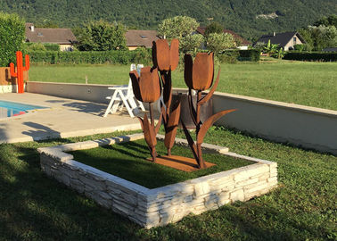 Un buen precio. Escultura de acero realista de la flor del extracto del tulipán de Corten para la decoración del jardín en línea