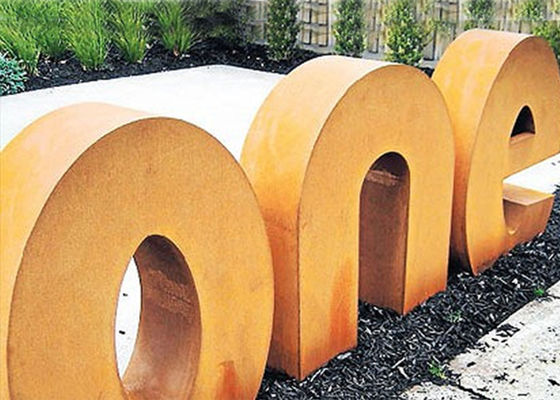 Un buen precio. El acero moderno de Corten del estilo pone letras a la escultura, arte al aire libre del jardín de la escultura del metal en línea