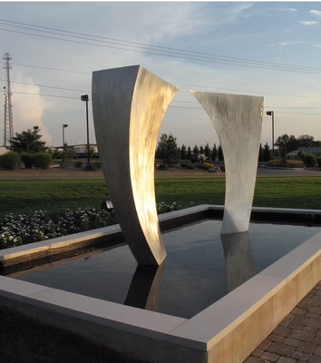 Un buen precio. Escultura de acero inoxidable para jardín exterior en línea