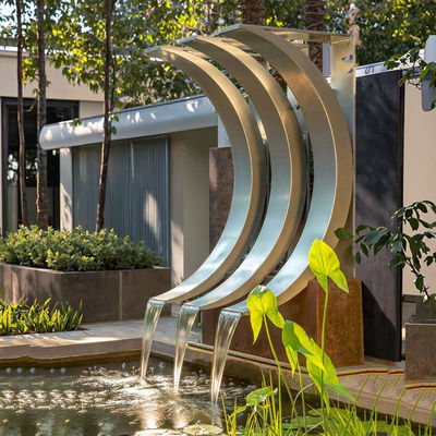 Un buen precio. Diseño a medida Fuente de jardín moderna de acero inoxidable Característica de agua al aire libre en línea