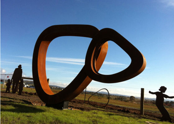 Un buen precio. El polígono crea la escultura de acero de Corten para requisitos particulares, esculturas oxidadas del jardín para la decoración en línea