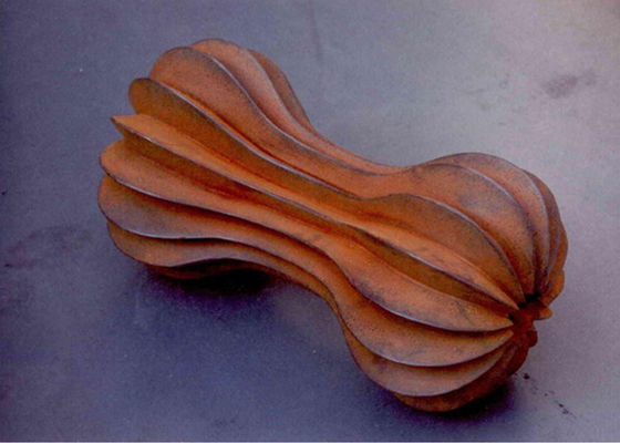Un buen precio. Forma oxidada de la pesa de gimnasia del arte de la decoración del metal de la escultura de acero interior de Corten en línea
