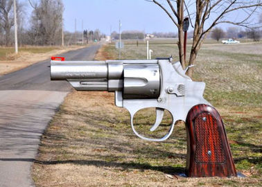 Un buen precio. El jardín contemporáneo del metal del diseño especial del arma esculpe resistencia a la corrosión excelente en línea