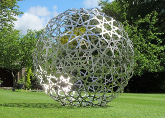 Un buen precio. El jardín del metal adorna diseño del hueco del acero inoxidable de la escultura de la esfera en línea