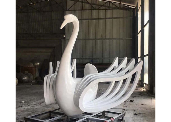 Un buen precio. Escultura blanca del cisne de la escultura realista hermosa de gran tamaño del acero inoxidable en línea