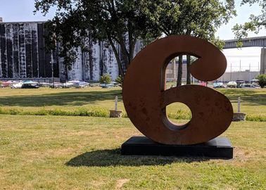 Un buen precio. Final oxidado del número del metal de la escultura de Corten de la escultura de acero decorativa del jardín en línea