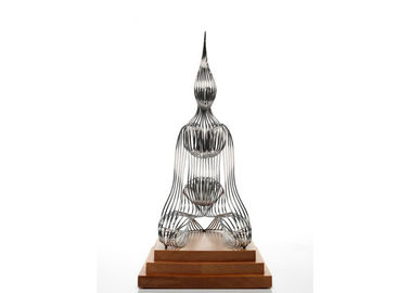 Un buen precio. Figura asentada escultura contemporánea del alambre de la escultura abstracta del acero inoxidable en línea