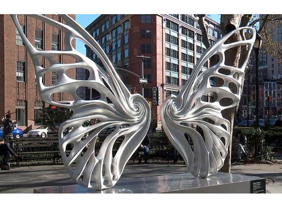 Un buen precio. Escultura al aire libre de la mariposa del metal del arte público grande para el paisaje urbano en línea