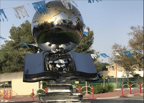 Decorativo al aire libre de acero inoxidable moderno modificada para requisitos particulares de la escultura del globo y del libro