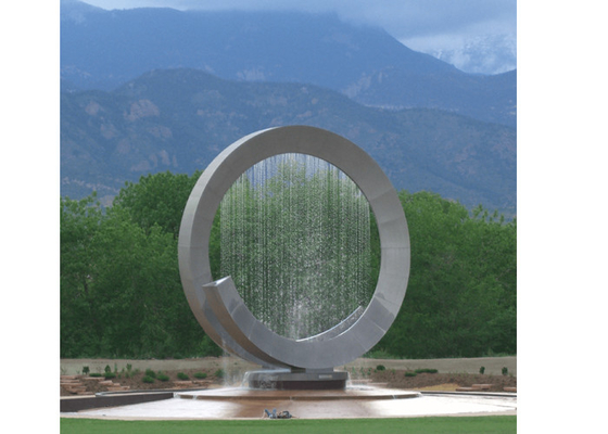característica de acero inoxidable y fuente del agua de la decoración 316 al aire libre de la altura de los 250cm