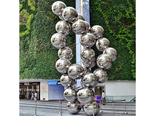 Un buen precio. Escultura de bolas de espejo de acero inoxidable para paisajes en línea