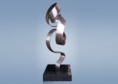 Un buen precio. Esculturas especiales de la yarda de la escultura abstracta/del extracto del acero inoxidable de la forma en línea
