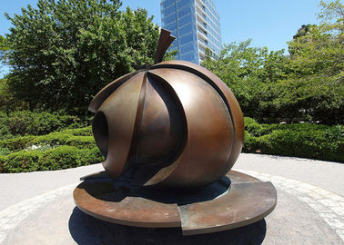 Un buen precio. El bronce moderno Apple de la decoración del arte del parque esculpe la corrosión anti de gran tamaño en línea