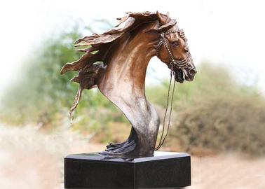 Un buen precio. Estatua hecha a mano del jardín de la cabeza de caballo de Ferghana del bronce de la forja para la decoración pública en línea