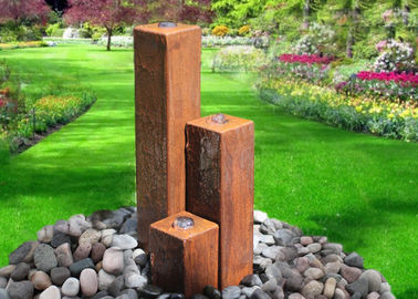 Un buen precio. Tamaño de acero de la forma 50/70/el 100cm de la columna de la característica tres del agua de Corten del césped en línea