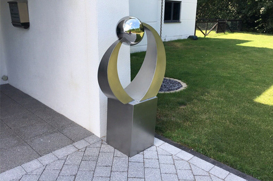 Jardín al aire libre Escultura de bola de acero inoxidable acabado cepillado