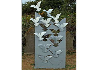 Un buen precio. El césped grande del metal que vuela esculpe la decoración animal de la pared de la estatua moderna en línea