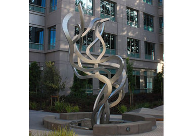 Un buen precio. Esculturas modernas abstractas del jardín del metal del extracto de la escultura de la cinta que agitan en línea