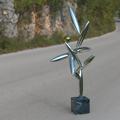 Escultura de equilibrio pulida de acero inoxidable para exteriores