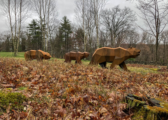 Un buen precio. Decoración al aire libre Geometría de acero oxidado Escultura de oso familiar en línea