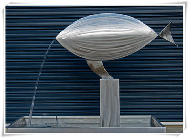 Un buen precio. Característica contemporánea del agua del metal de la cascada de los pescados para la decoración del interior o del jardín en línea