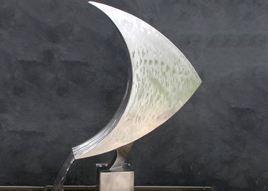 Un buen precio. Tamaño de encargo de la característica del agua del acero inoxidable del metal para el jardín de la fuente decorativo en línea