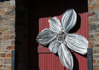 Un buen precio. Esculturas al aire libre de acabado cepilladas de la flor del arte de la escultura del metal para la decoración pública en línea