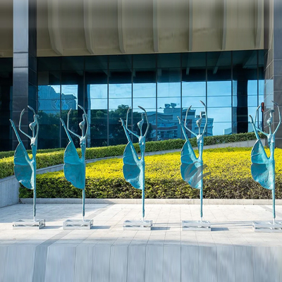 Un buen precio. Decoración de jardín moderno Estatua de bronze de chicas bailando de 300 cm de altura en línea