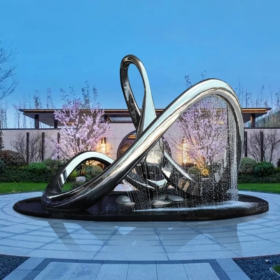 Fuente de agua exterior de acero inoxidable con bucle infinito pulido Escultura de fuente a gran escala