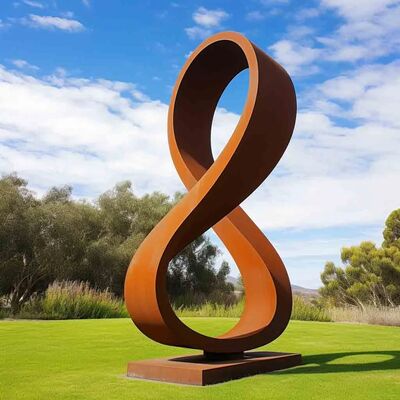 Un buen precio. Escultura abstracta moderna: la forma infinita en acero corten en línea