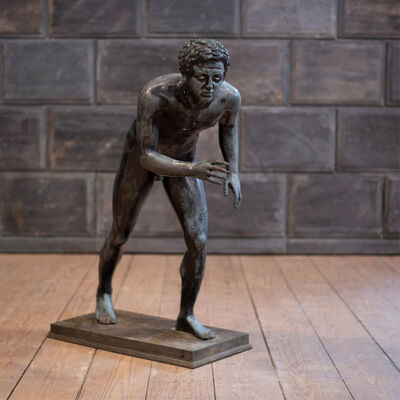 Un buen precio. Escultura de atleta de bronce hecha a mano - Corredor en posición de salida, Arte figurativo en línea