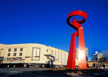 Superficie roja al aire libre del acero inoxidable de la escultura del metal de la decoración comercial del edificio acabada