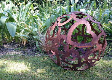 Un buen precio. Bola de acero del jardín del metal de la esfera de hueco de la escultura de Corten del modelo del corazón grande en línea