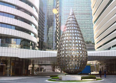 El acero inoxidable pulido que construye el metal al aire libre grande esculpe la escultura de la entrada