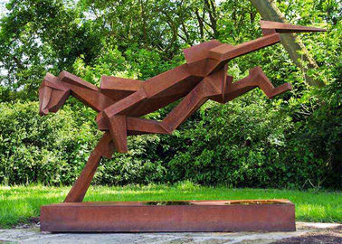 Un buen precio. Escultura al aire libre de lujo del acero inoxidable del arte público con la base del acero de Corten en línea