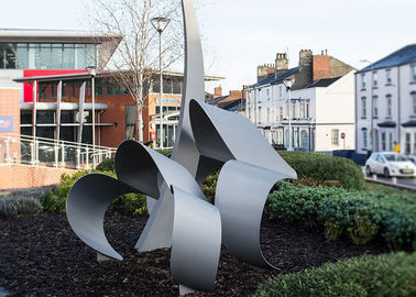 Un buen precio. 3D que dibuja la escultura conmemorativa al líder de escuadrilla Sam Bailey en la universidad de Lincoln en línea