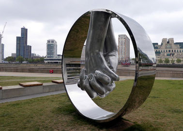 Un buen precio. Alto final humano pulido moderno de la forja de la escultura del acero inoxidable de la mano para la decoración en línea