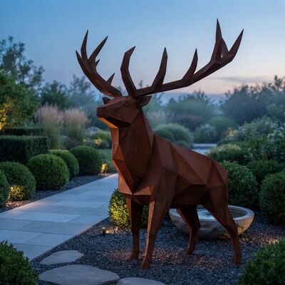 Un buen precio. Esculptura de alce de acero corten de tamaño natural Estatua de estaco de metal poligeométrico bajo Decoración de jardín al aire libre Arte animal de acero oxidado En línea