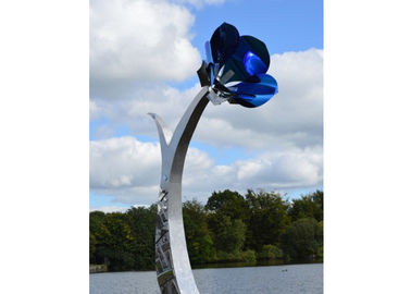 Un buen precio. Final pintado azul del acero inoxidable de la escultura de la flor del metal del color de la decoración del jardín en línea