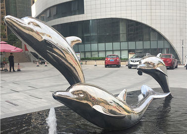 Escultura al aire libre de tamaño natural realista del acero inoxidable de la escultura del delfín del metal para la fuente de agua