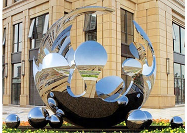Esfera grande de los artistas de la escultura del acero inoxidable del espejo del diseño único para al aire libre