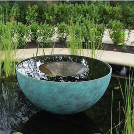 Un buen precio. Escultura al aire libre del acero inoxidable de las fuentes del agua de la cáliz para la decoración del jardín en línea