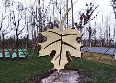 Un buen precio. Escultura pintada hoja del metal del acero inoxidable del arte para la decoración del parque del jardín en línea
