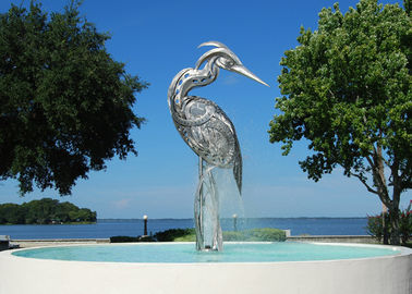 Un buen precio. Escultura al aire libre realista de la fuente de la grúa del acero inoxidable para el jardín en línea